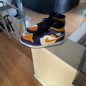 Air Jordan 1 mid sneaker “Lakers”